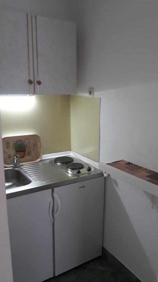 Kami Apartment Промайна Екстериор снимка