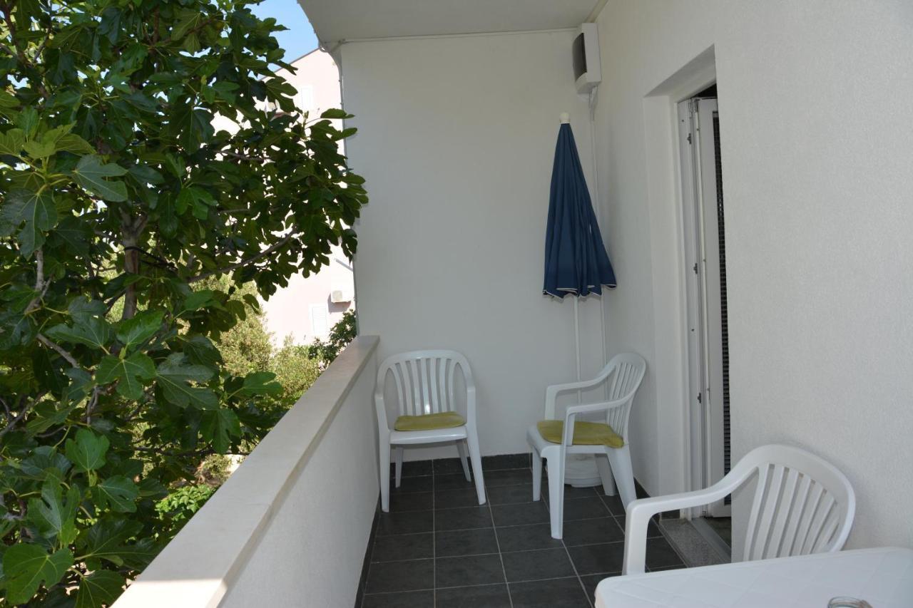 Kami Apartment Промайна Екстериор снимка
