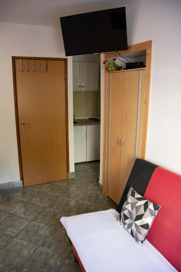 Kami Apartment Промайна Екстериор снимка
