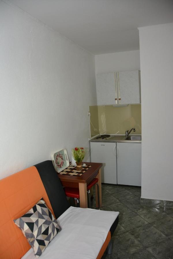 Kami Apartment Промайна Екстериор снимка